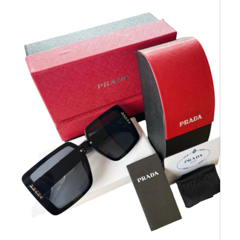 KACAMATA WANITA PRADA