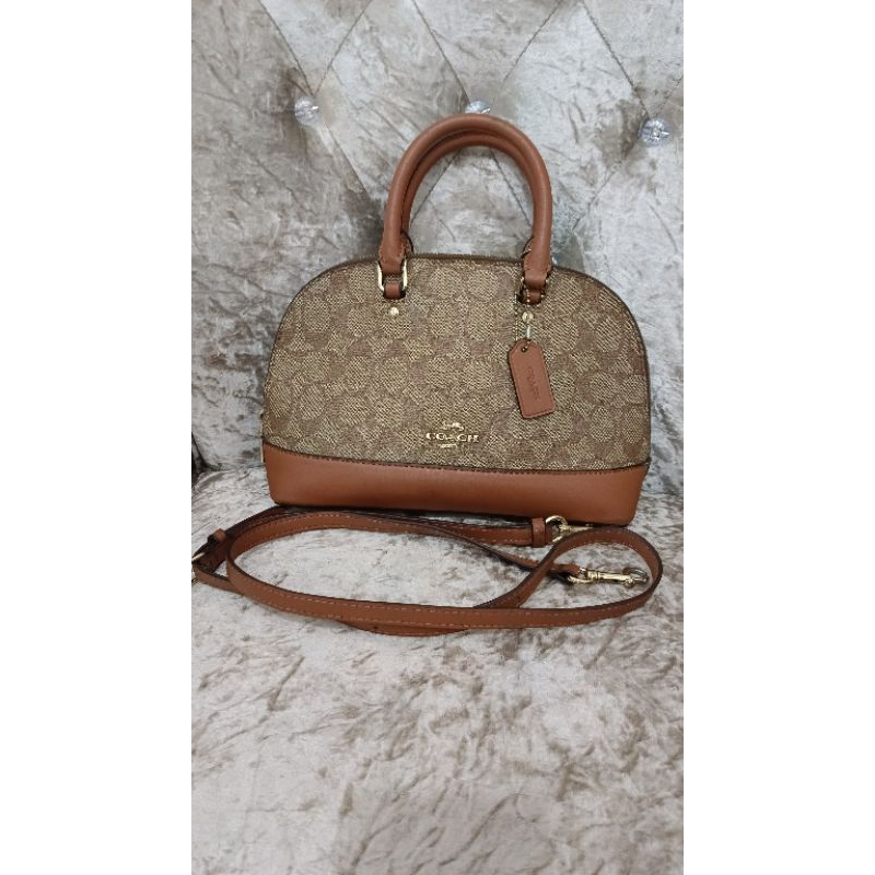 Tas Coach Alma Preloved