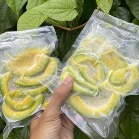 

KODE 77 Alpukat Mentega BekuFrozen Alpukat Frozen 5gr