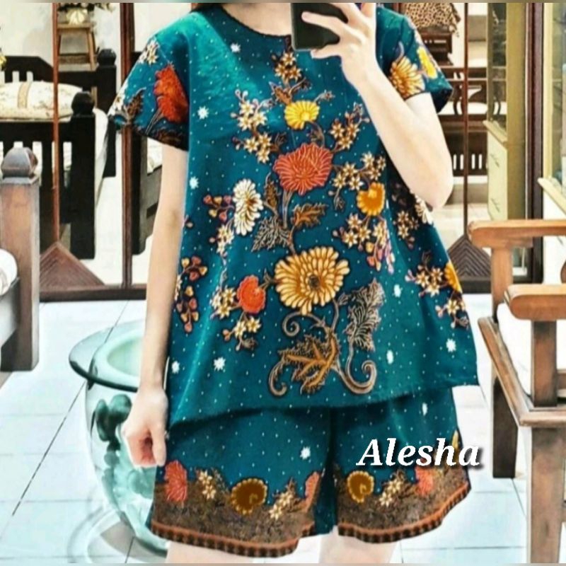 Stelan Celana Pendek Wanita Batik Modern Batik Kekinian