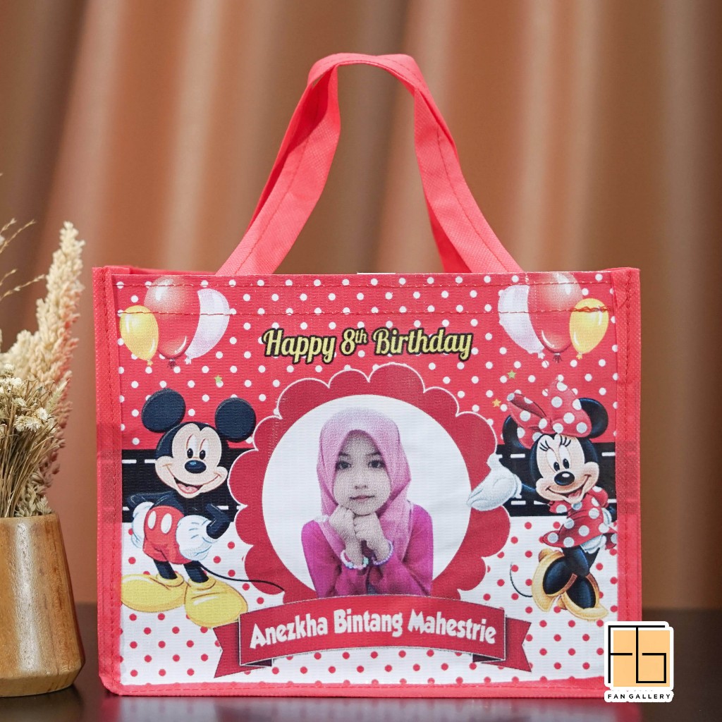 

Tas Ultah / Tas Ulang Tahun Tas Ultah Souvenir (Landscape) Muat KFC