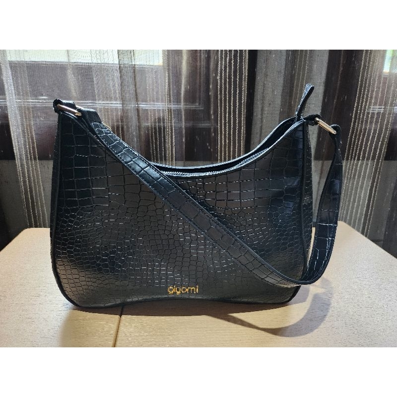 Tas Bahu Selempang slingbag Giyomi preloved