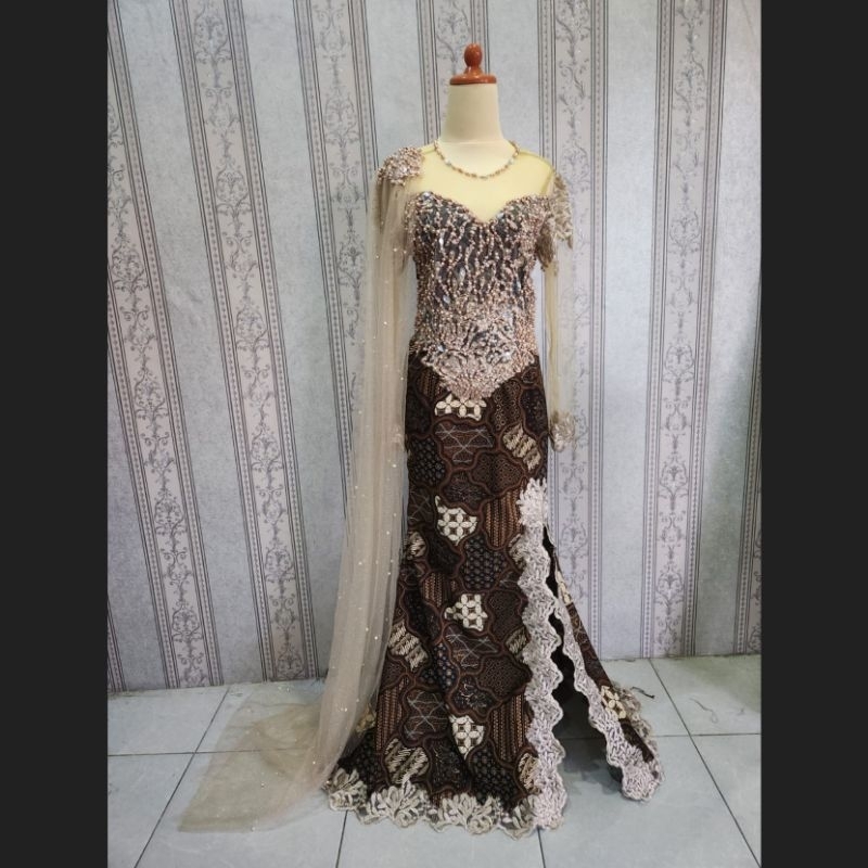 kebaya batik modern mewah / baju wisuda murah / gaun kondangan