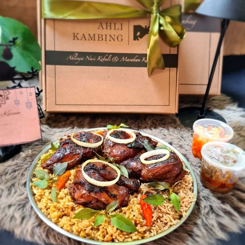 

Hampers Nasi Kebuli/Mandhi Tampah 4 Porsi