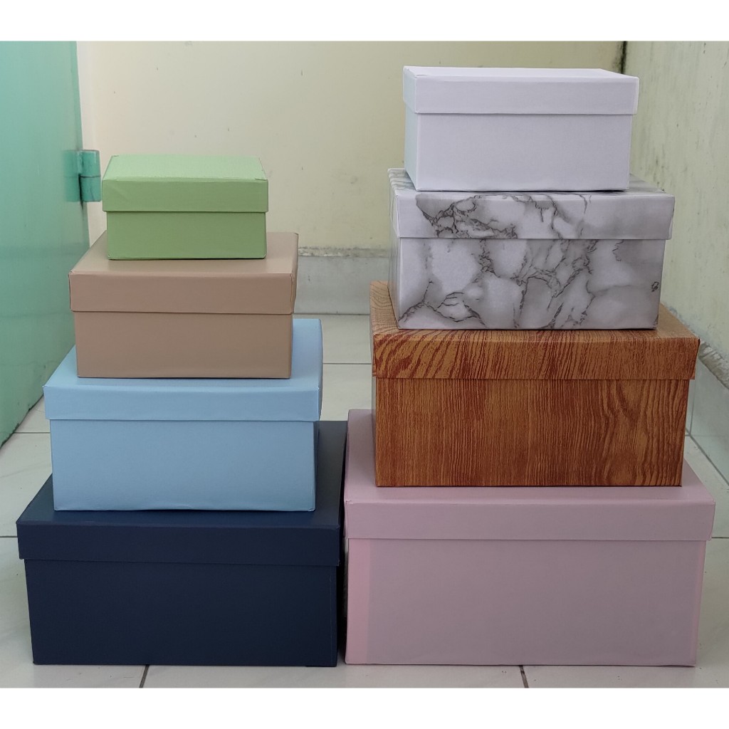 

Gift Box Size XL Persegi Model Tutup 35x35x20cm / Kotak Kado / Bloom Box / Box Hampers