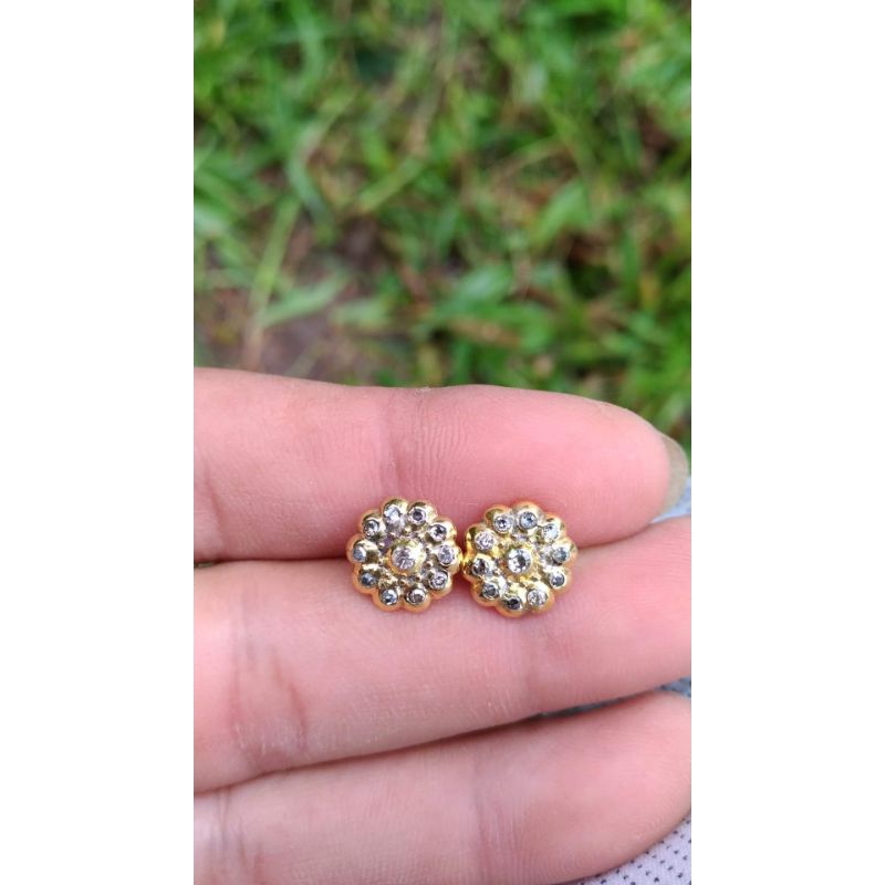 Giwang Natural Diamond Berlian Asli Kadar 30%