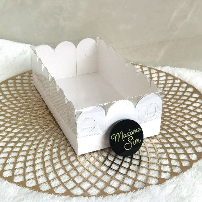 

Khusus BOX MIKA PUTIH DUS KUE KOTAK KARDUS 22x12x7 ISI 1 PCS