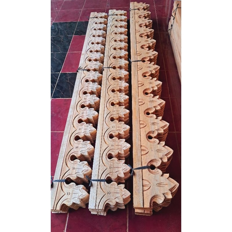 Lisplang ukir rintek