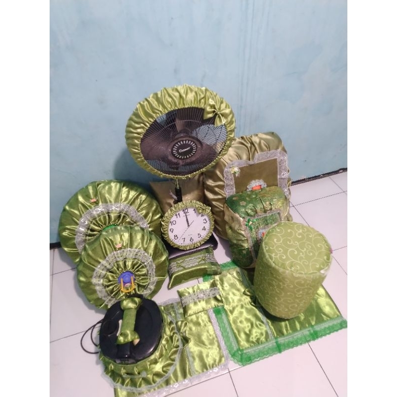 1 SET BERBAGAI MACAM SARUNG2 AN_TAPLAK MEJA_TAPLAK KULKAS_SARUNG TUTUP SAJI_SARUNG GALON_SARUNG MAGI