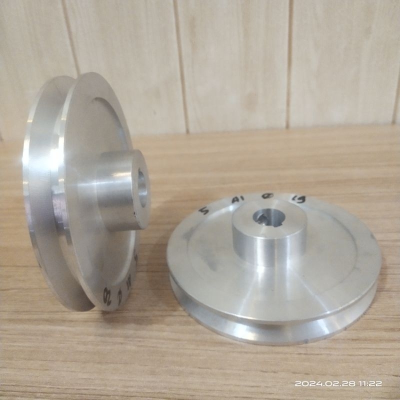 PULLY DINAMO PENGGERAK 5 INC LUBANG 16MM 19 MM  20MM 24MM