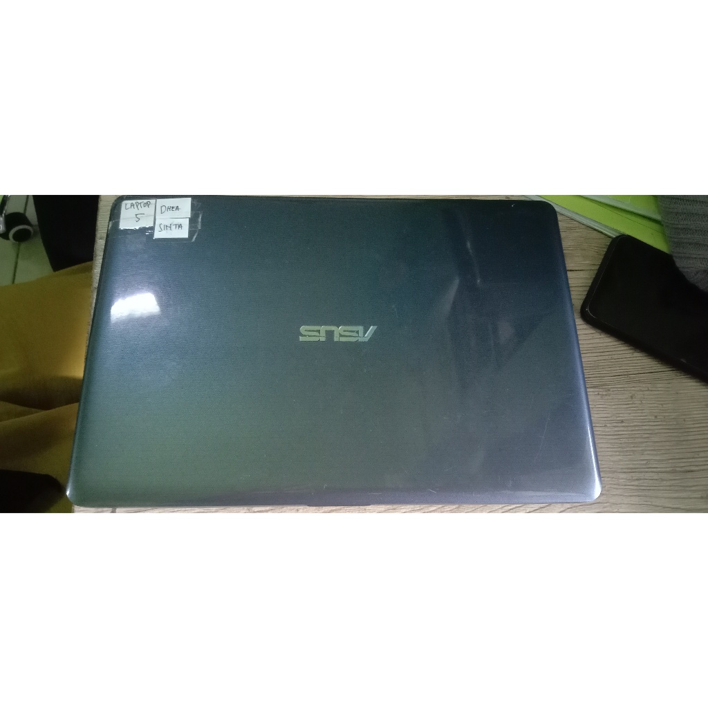 LAPTOP / NOTEBOOK ASUS E203MAH / RAM 2GB - 500GB / 12" Inch