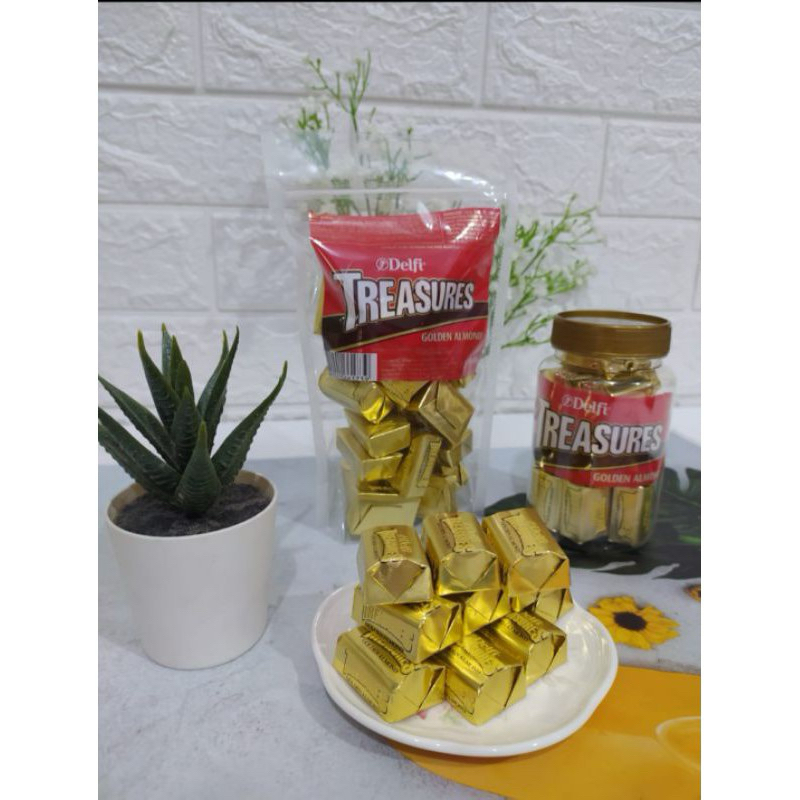 

Delfi Treasures Almond/ Golden