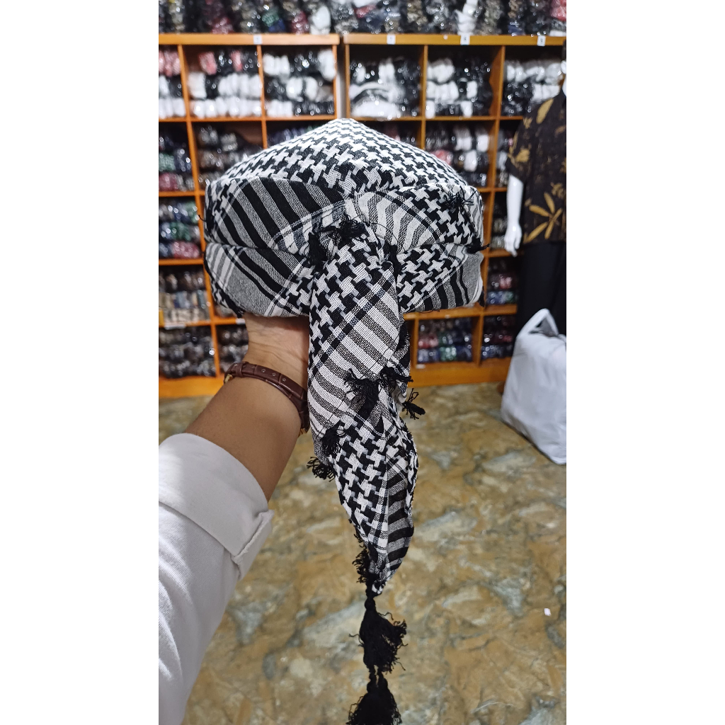 Peci Batik Jogokariyan Motif Sorban Arafat Hitam Putih