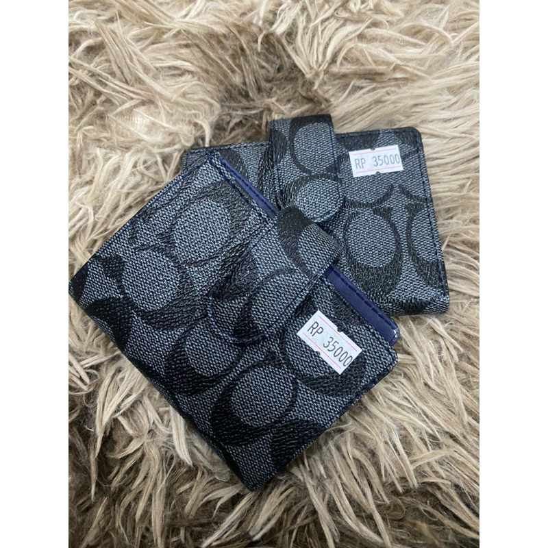 dompet kartu kancing