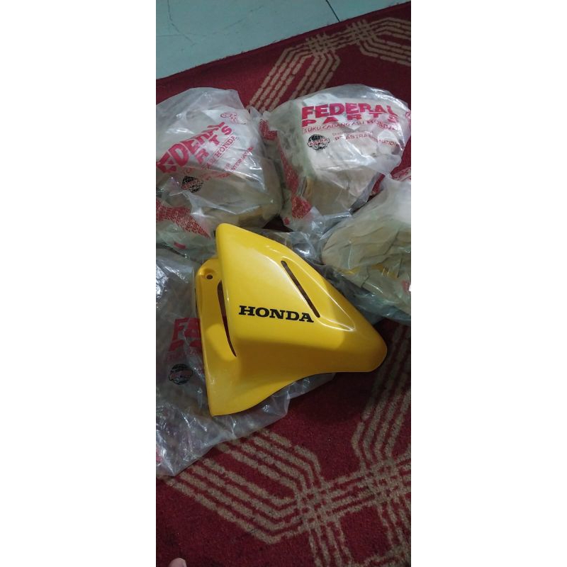 KUPINGAN TANGKI TIGER LAWAS WARNA KUNING BAHAN GADING