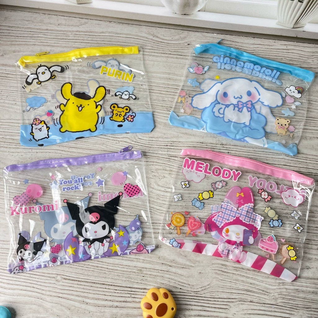 

Kotak Pensil Pouch SANRIO Bening Ukuran Besar Ready 4 Variant TERMURAH / Tempat Pensil PVC Pouch Sanrio Cinnamoroll Melody Kuromi Purin Lengkap Alat Tulis Sekolah Anak Kekinian Kualitas Premium Bisa Grosir dan COD