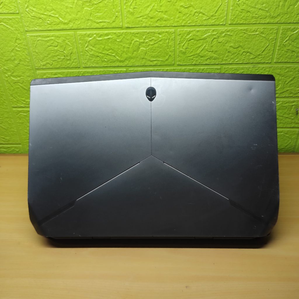 Kesing Casing Case Laptop Dell Alienware P43F001