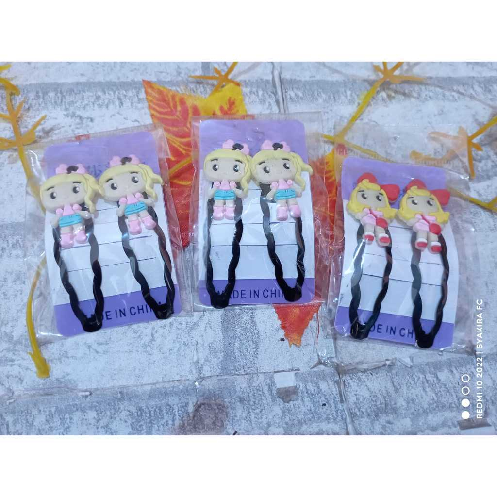 Jepit Poni Hitam Karakter