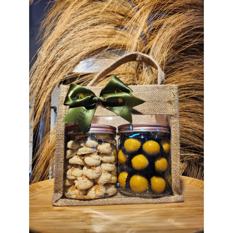 

PAKET HAMPERS PREMIUM SHAFA | PAKET HAMPERS KUE LEBARAN