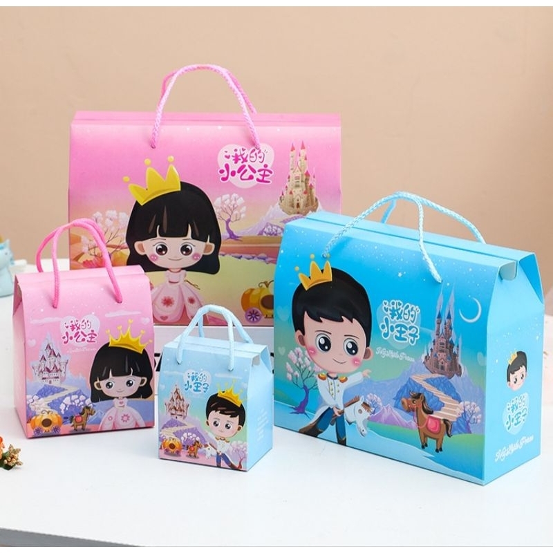

Tas Hampers ukuran besar/Paper Bag Ulang Tahun/Tas Souvenir Ulang Tahun