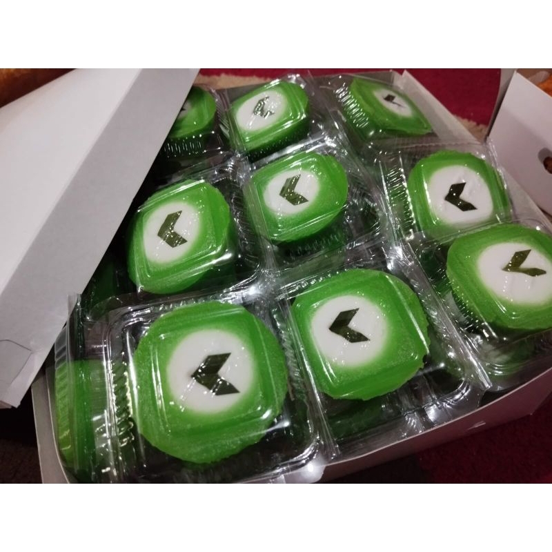 

Kue nona manis