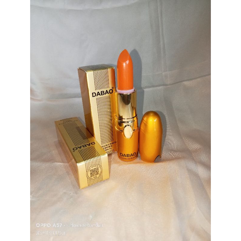 Lipstik Dabao Ori No 12 Warna Orange di oles jadi warna merah