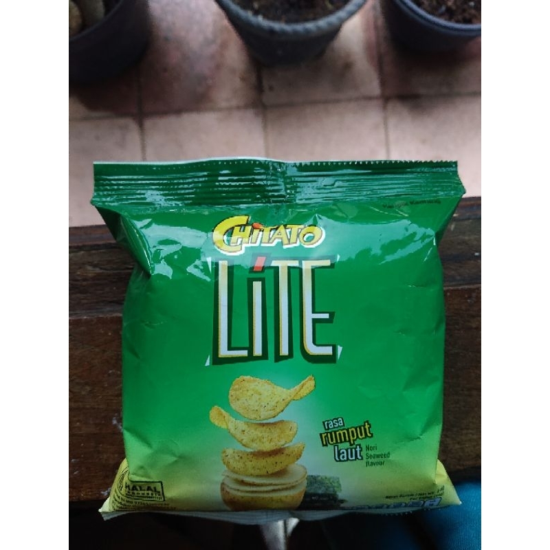 

SNACK CHITATO LITE 14gr LayS RASA RUMPUT LAUT /KENTANG RASA SEAWED RENTENG