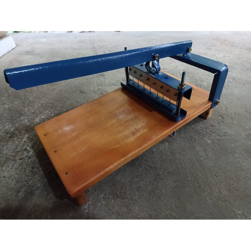 Alat Pelubang Plastik Tempe