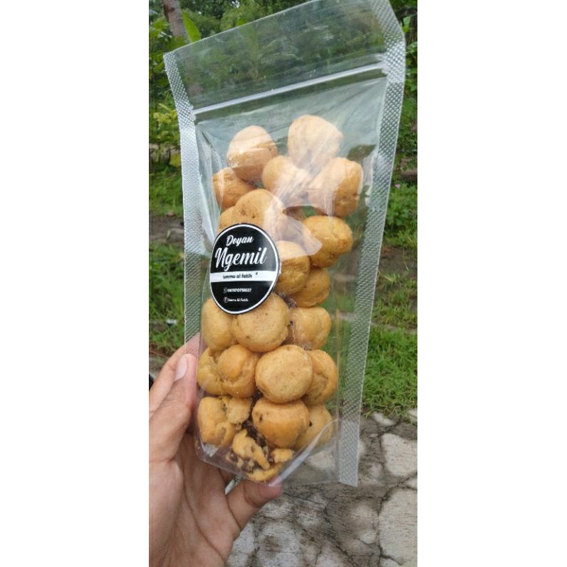 

sus isi coklat/soes coklat kering