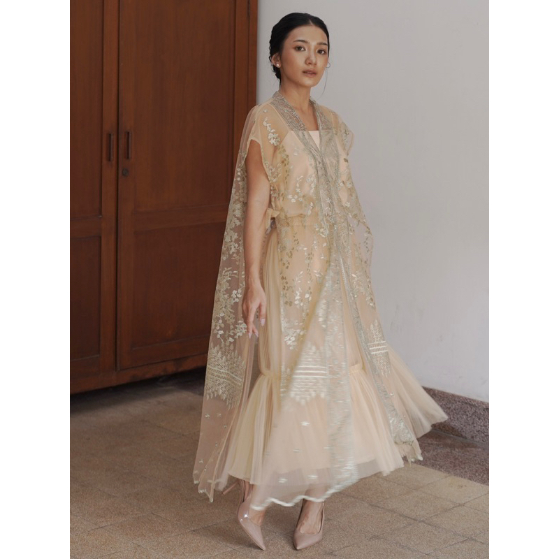 Kisah // Agni Long Vest Outer