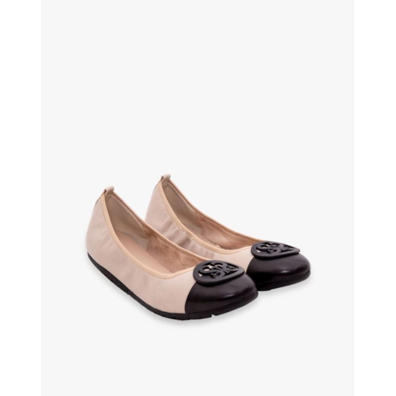 Staccato Flat Shoes Beige Black Size 39 (preloved)