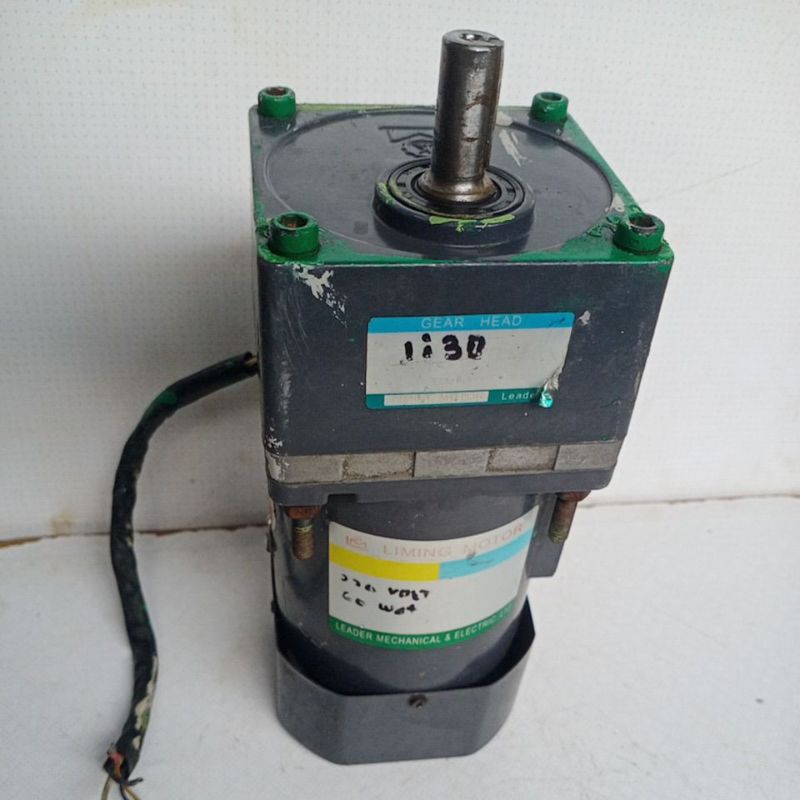 DINAMO GEARBOX AC 1PHASE.   220 volt.   60 wat.   ratio 1:30.    48 RPM.