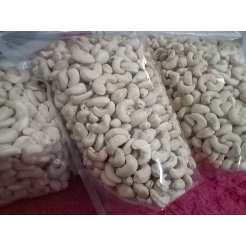 

KACANG METE SUPER/KACANG MEDE GORENG SUPER 1KG (FRESH) DARI WONOGIRI