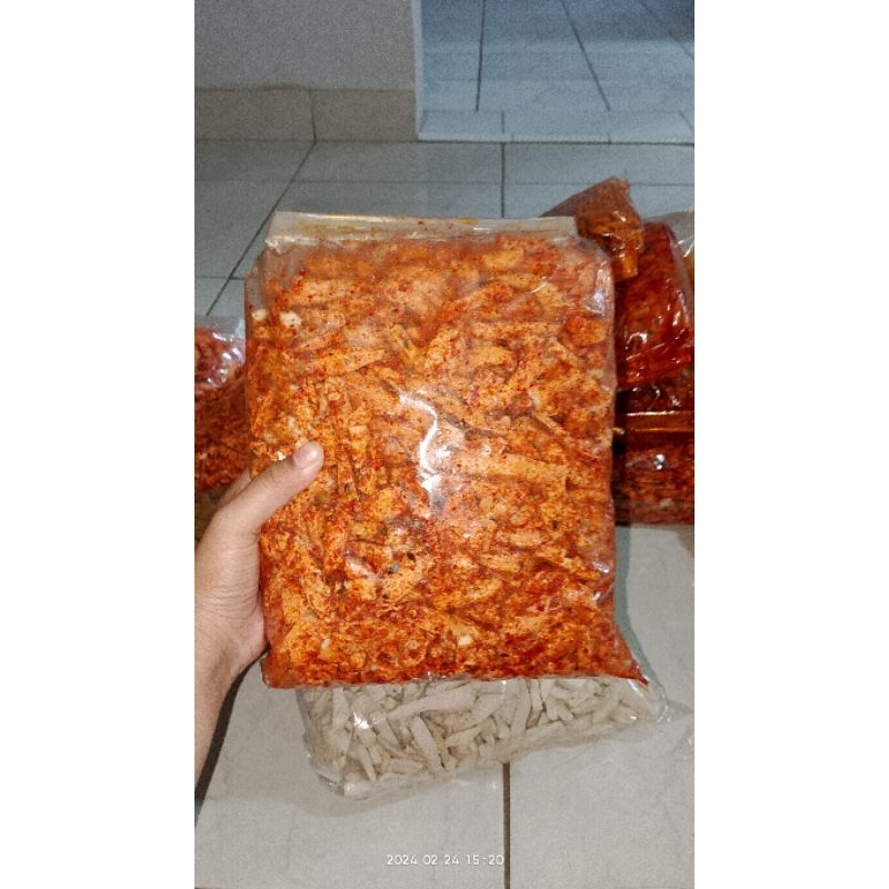 

ANEKA SNACK PEDAS 40-70gr