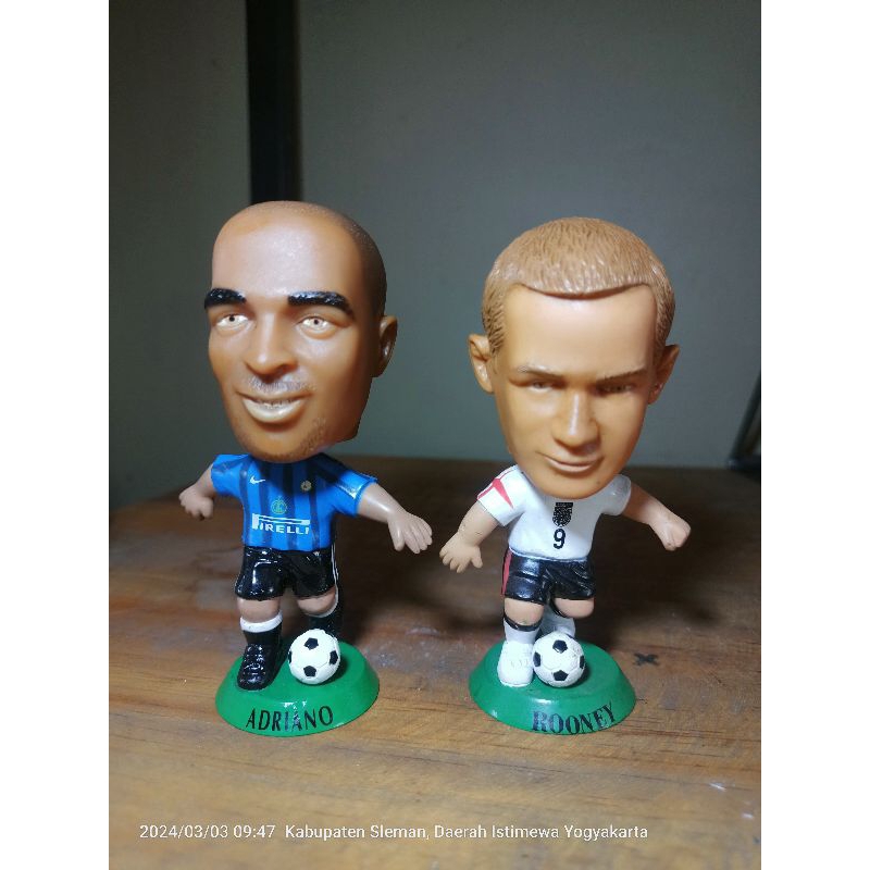 action figure pemain bola adriano dan rooney