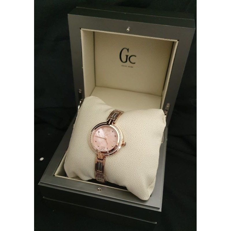 Jam Tangan Wanita GC Guess Collection Bangle