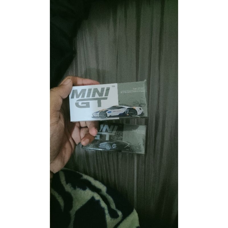 Sepaket MiniGT ford