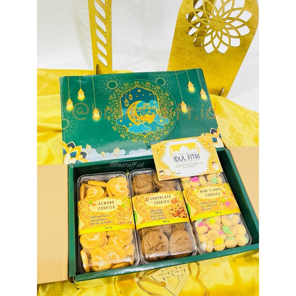 

NEW HAMPERS SEMI HARDBOX LEBARAN IDUL FITRI / 100% HALAL MUI PARCEL SNACK & COOKIES LEBARAN KUALITAS