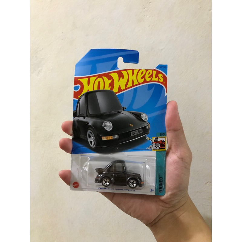 HOTWHEELS TOONED PORSCHE 911 TURBO HITAM