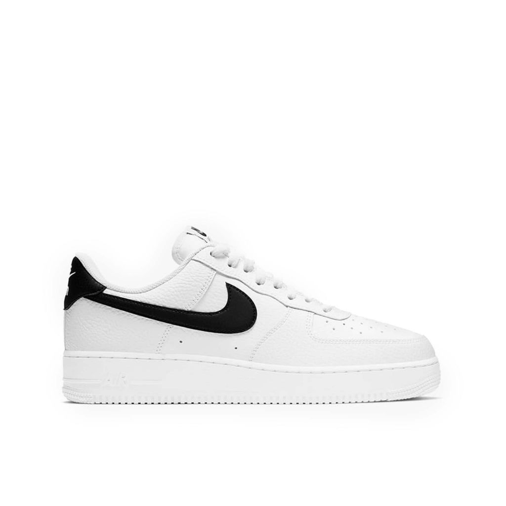 Sepatu Sneaker Air Force 1 07 White Black Original