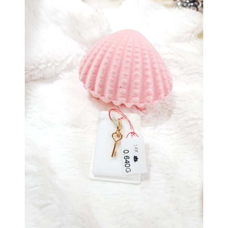 Liontin emas 70 kunci love