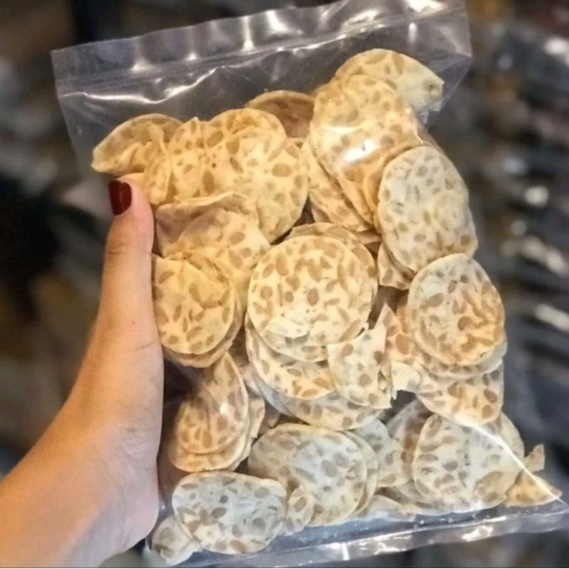 

Cemilan keripik tempe makanan ringan