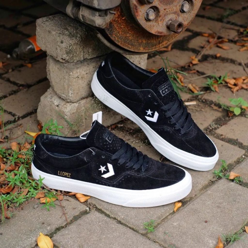 Sepatu Lovie Lopez Pro Black White