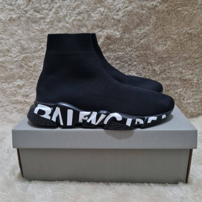 Sepatu Sneakers Slip On Balenciaga Grafiti Full Black