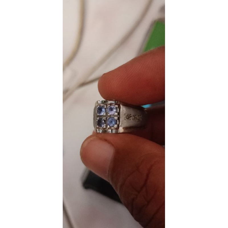 batu blue tanzanite Berlian