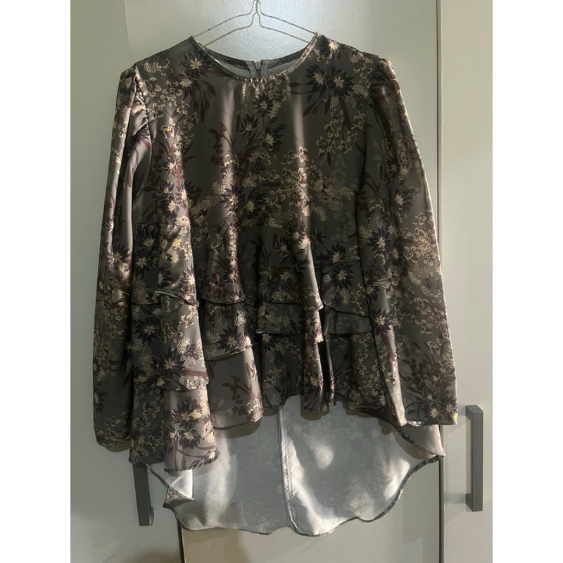 Sale Preloved like new Cecilia blouse in sand by Wearing Klamby