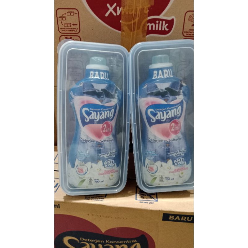 SAYANG + TOPLES  DETERGEN+SOFTENER CAIR BOTOL 700ML