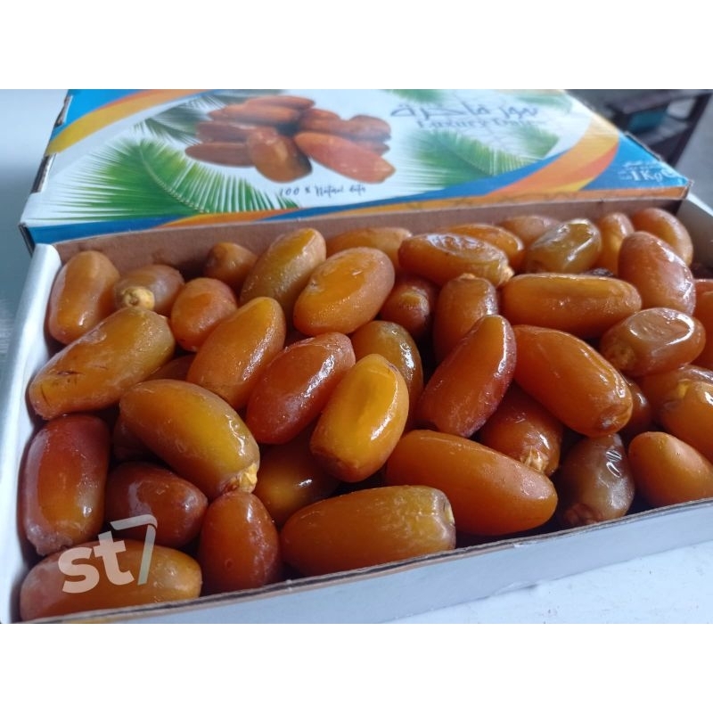 

Ruthob Kurma Basah 1 kg