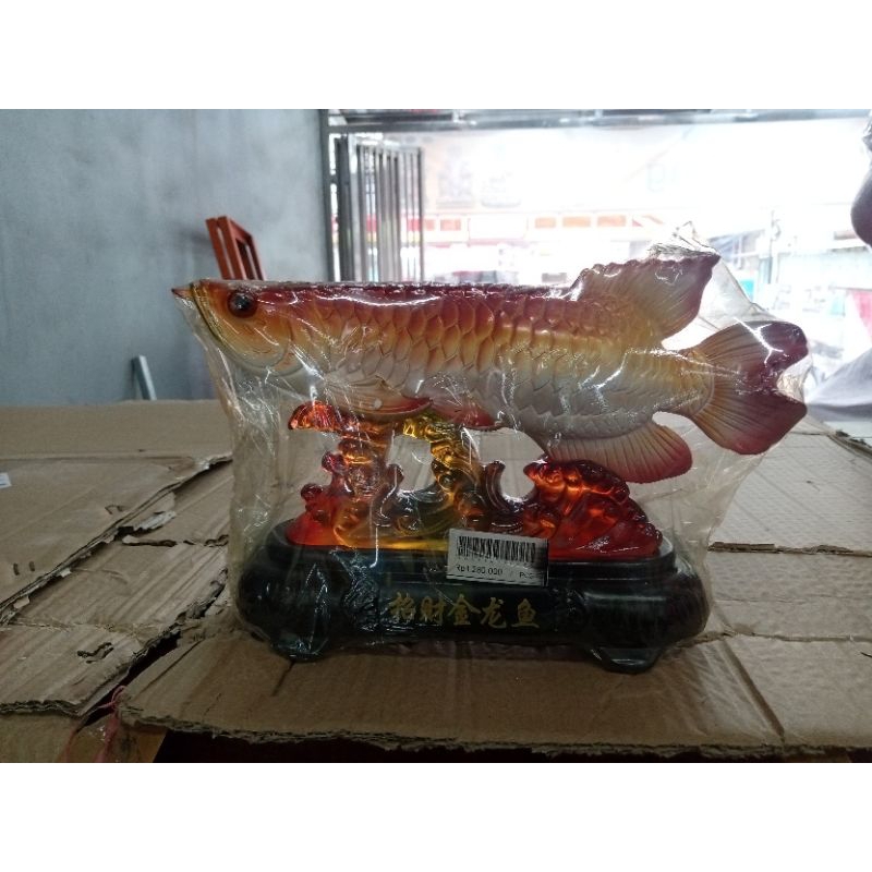patung ikan arwana/ pajangan fengshui ikan arwana - 27cm