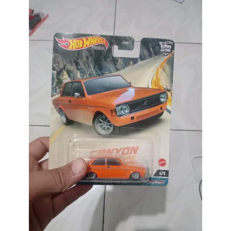 Hotwheels Premium 73 Volvo 142 Gl
